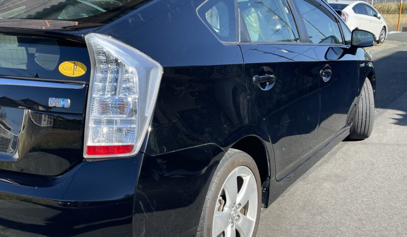 
								2021, Toyota Prius Black full									