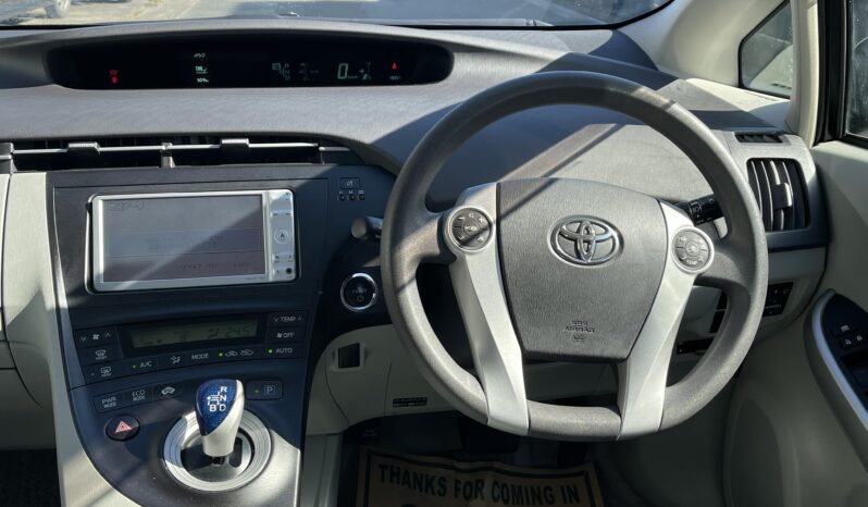 
								2021, Toyota Prius Black full									
